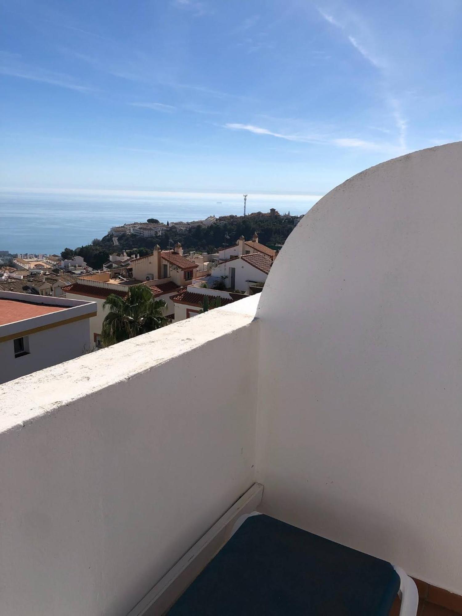 Stunning Penthouse With Sea Views,solarium,pool & Parking Benalmadena