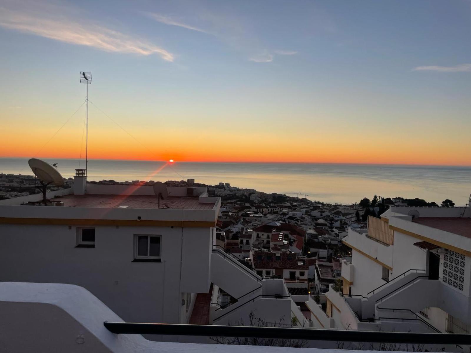 Stunning Penthouse With Sea Views,solarium,pool & Parking