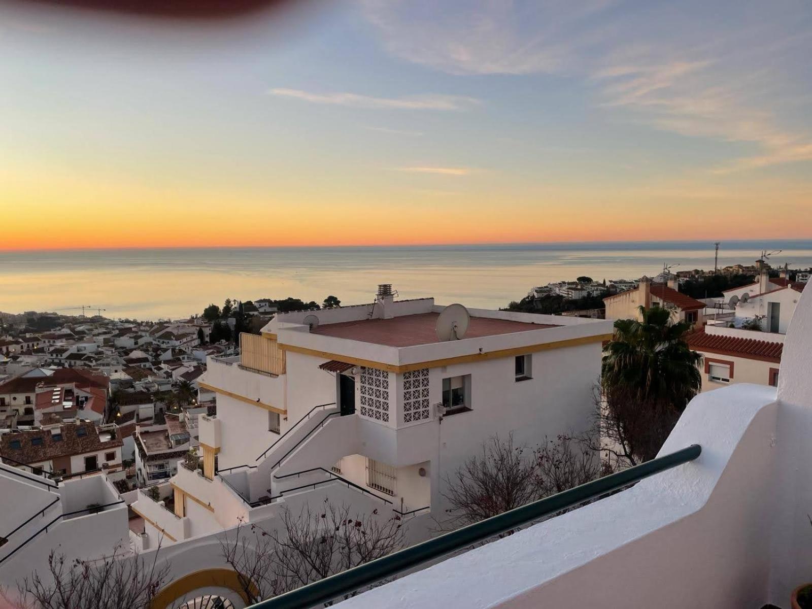 Stunning Penthouse With Sea Views,solarium,pool & Parking Apartment *