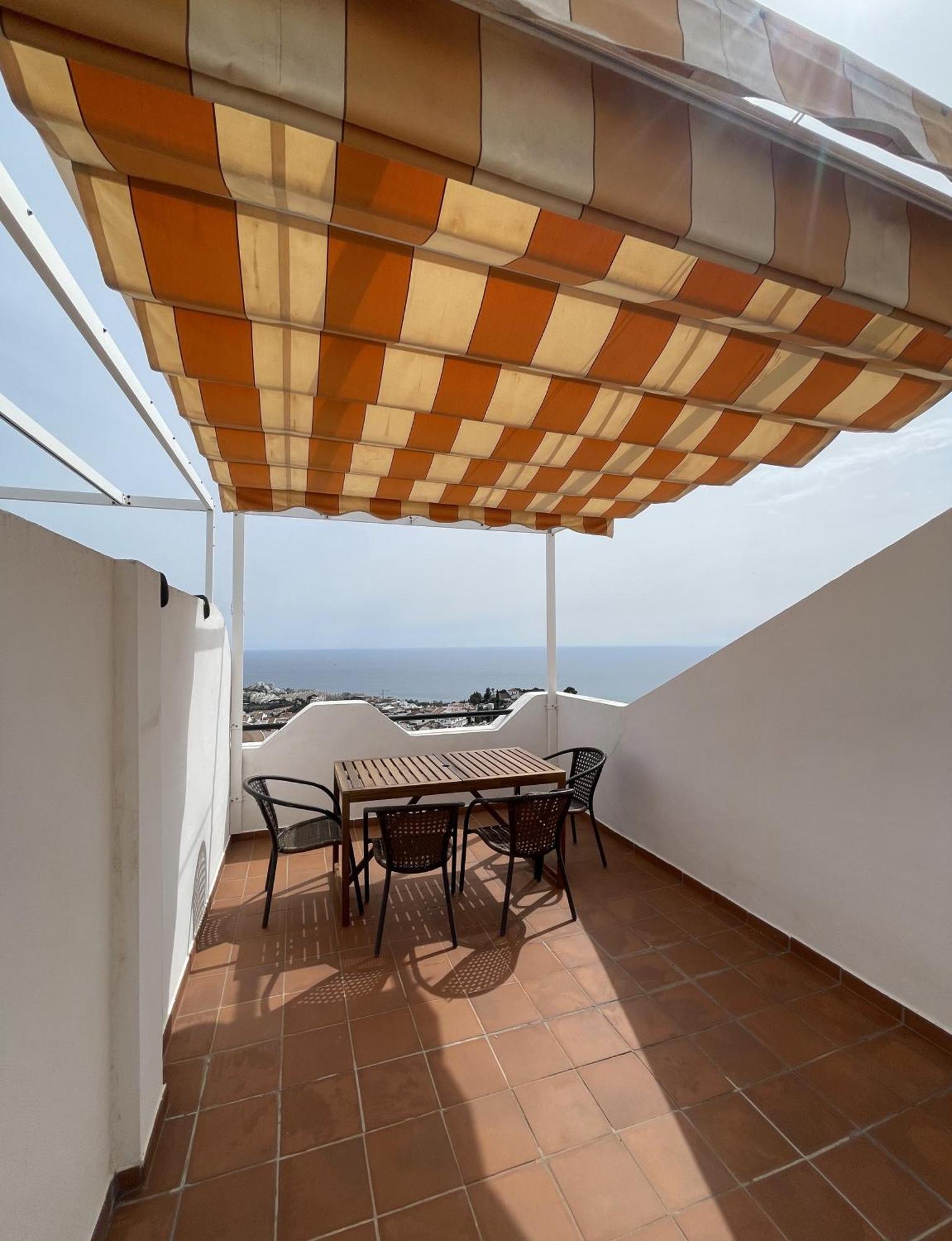 Apartment Stunning Penthouse With Sea Views,solarium,pool & Parking Benalmadena