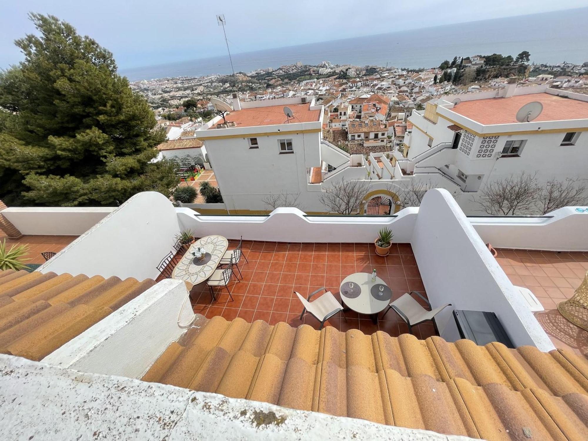 Stunning Penthouse With Sea Views,solarium,pool & Parking